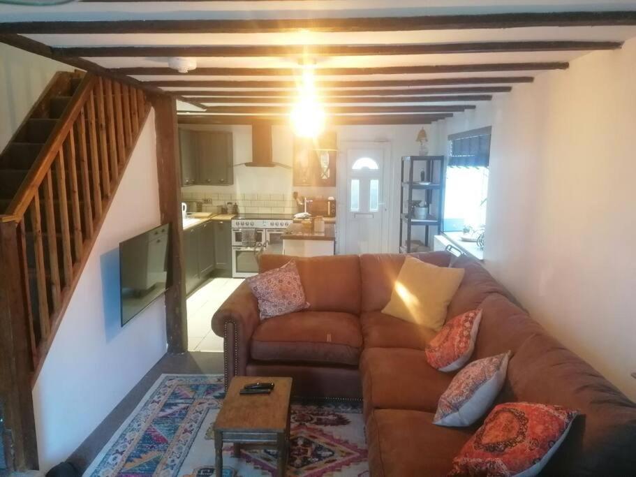 The Old Barn, Cosy Townhouse In Leominster Villa Bagian luar foto