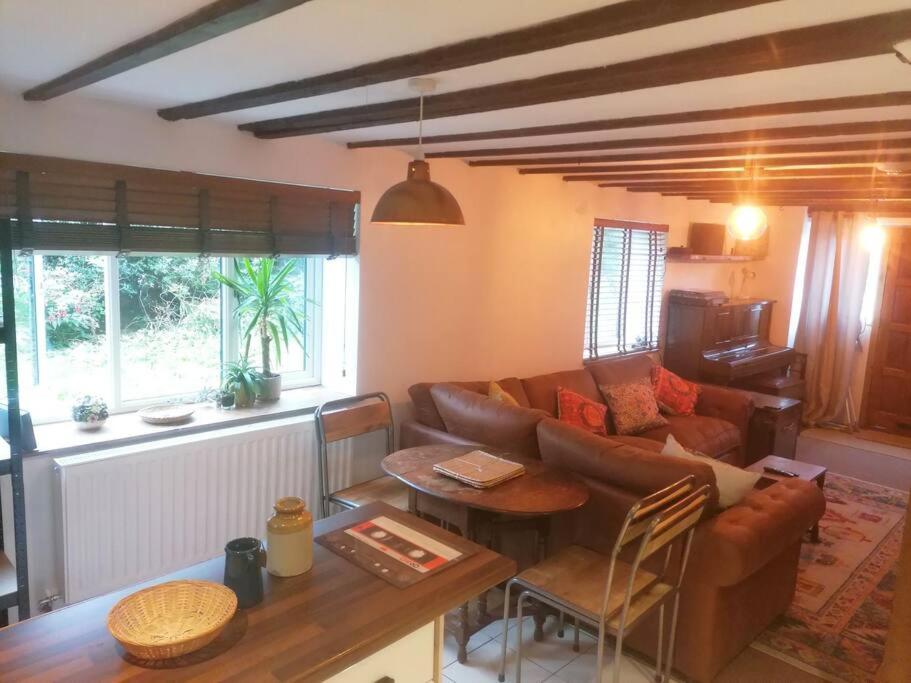 The Old Barn, Cosy Townhouse In Leominster Villa Bagian luar foto